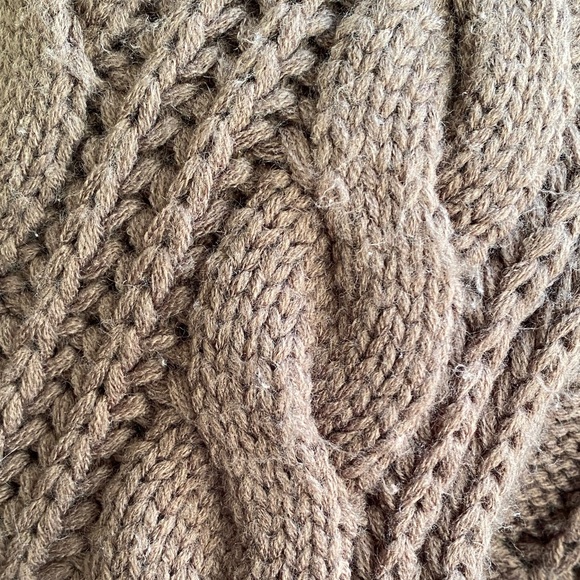 Chunky Brown Cable Knit Infinity Scarf - Picture 3 of 3